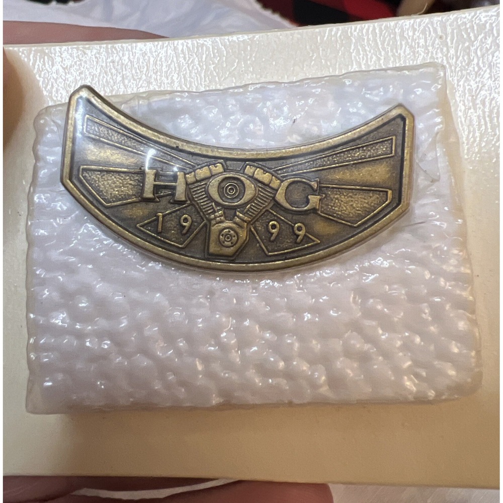 Vintage 1999‎ Brass Harley Davidson Owners Group HOG Member Vest Jacket Pin - Picture 2 of 4